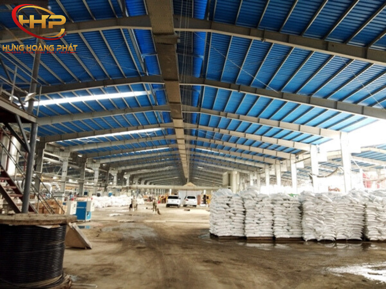 Nhà Thép Tiền Chế Cho Kho Chứa Hàng