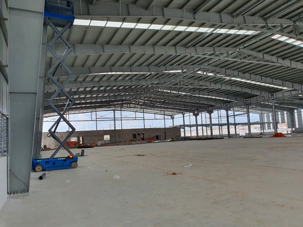 Thi công nhà kho thép tiền chế Bình Dương