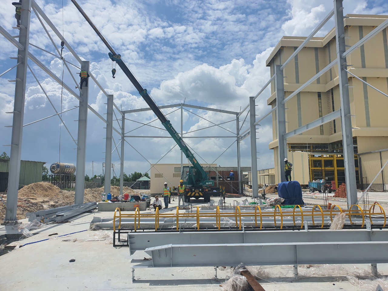 Thi công nhà kho thép tiền chế uy tín